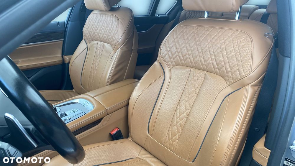 BMW Seria 7 740d xDrive mHEV sport - 17