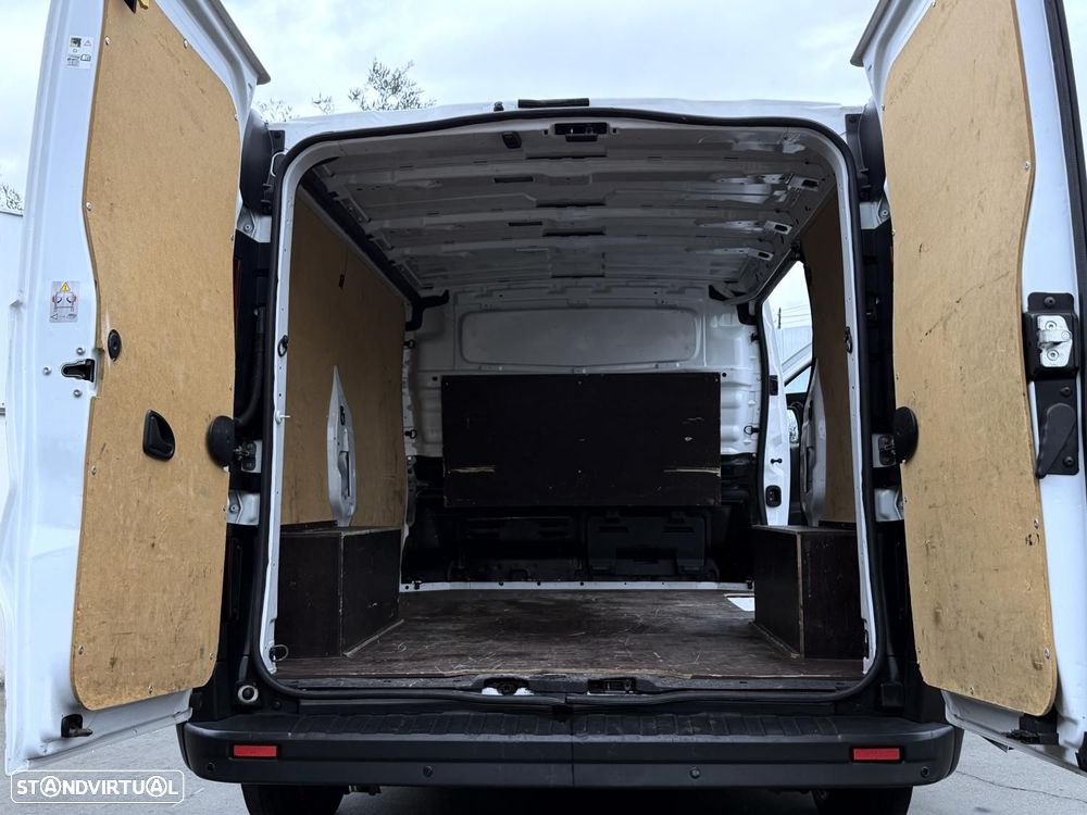 Renault Trafic 2.0 Dci - 10