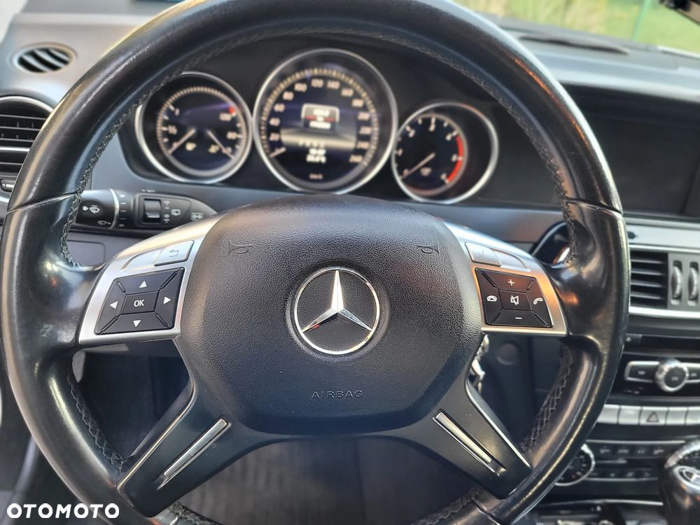 Mercedes-Benz Klasa C 220 CDI 7G-TRONIC Edition - 33