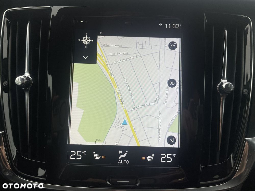 Volvo V90 Cross Country - 25