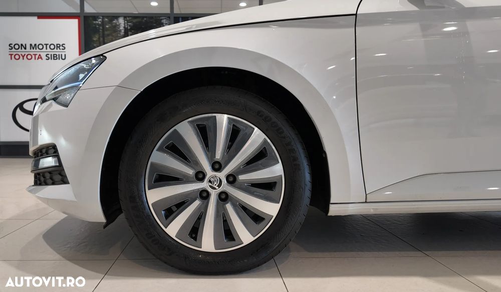 Skoda Superb 2.0 TDI DSG Ambition - 40