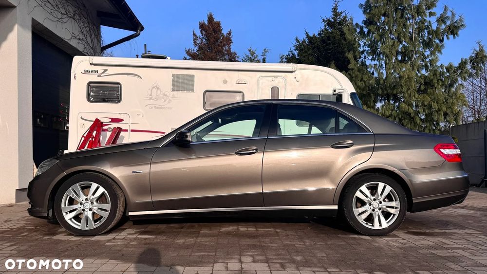 Mercedes-Benz Klasa E 250 CGI BlueEFFICIENCY Automatik Elegance - 6