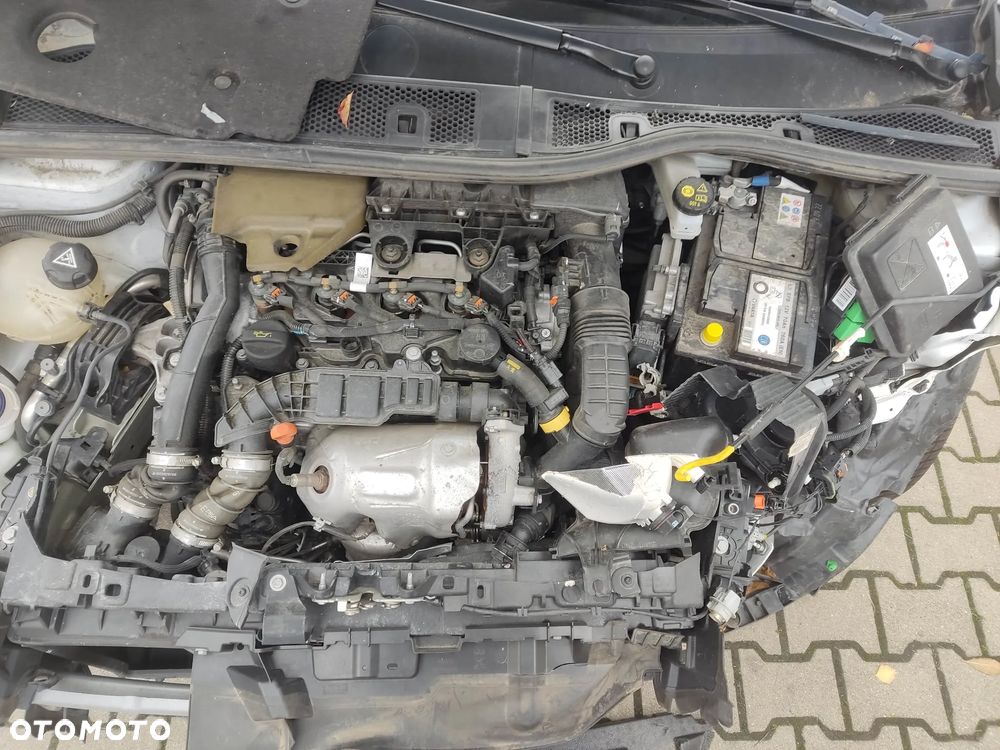 Peugeot 208 1.5 BlueHDi Allure S&S - 10