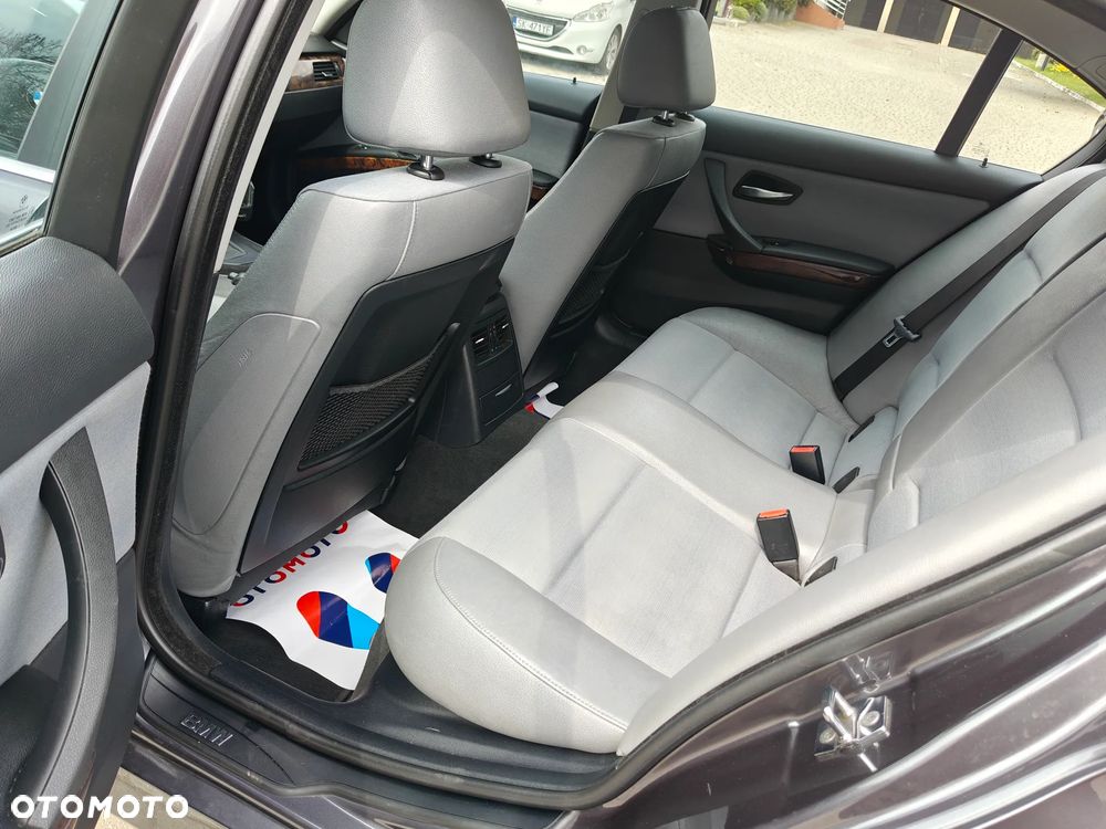 BMW Seria 3 325i - 11