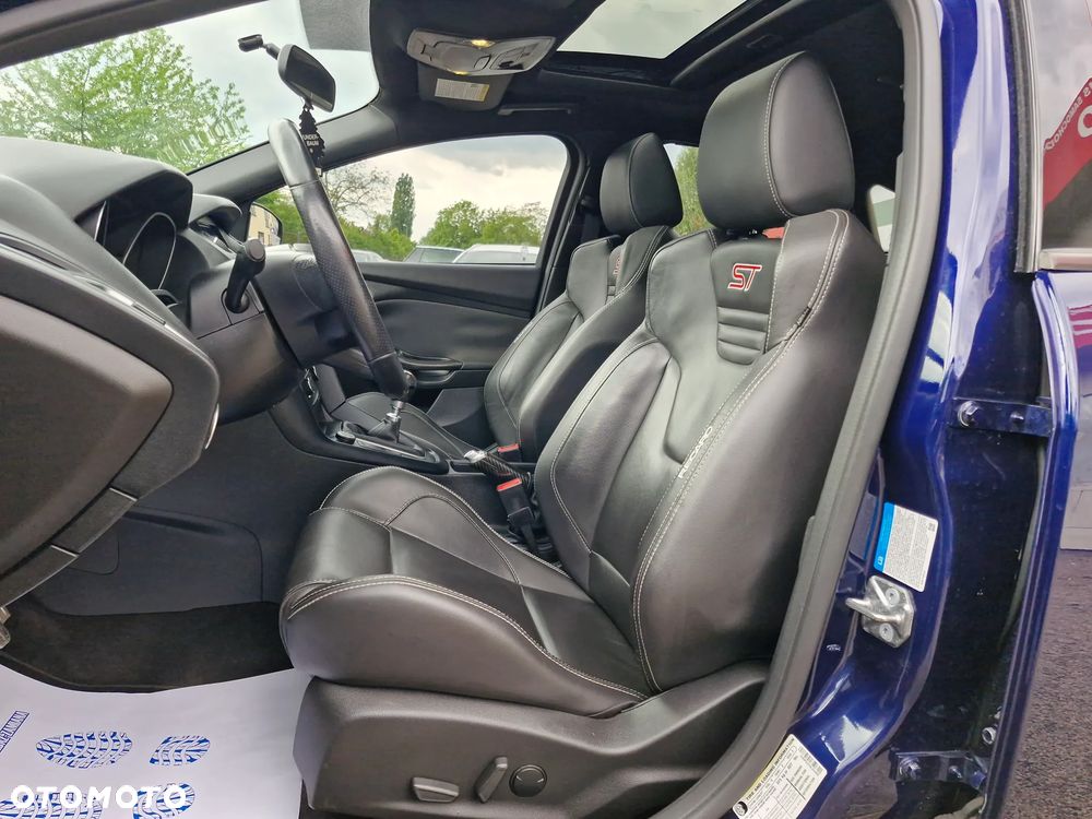 Ford Focus 2.0 EcoBoost ST mit Leder-Exclusiv-Paket - 12