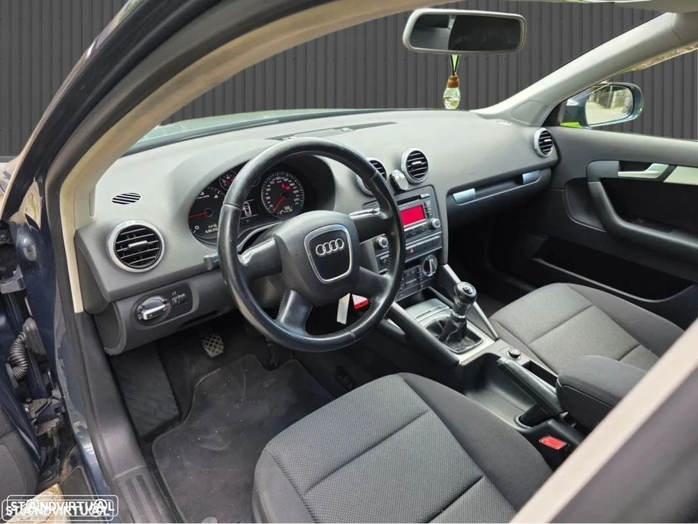 Audi A3 Sportback 2.0 TDi Attraction — fotografia 13