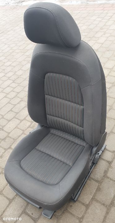 FOTEL PRAWY PRZÓD AUDI A4 B8 - 4