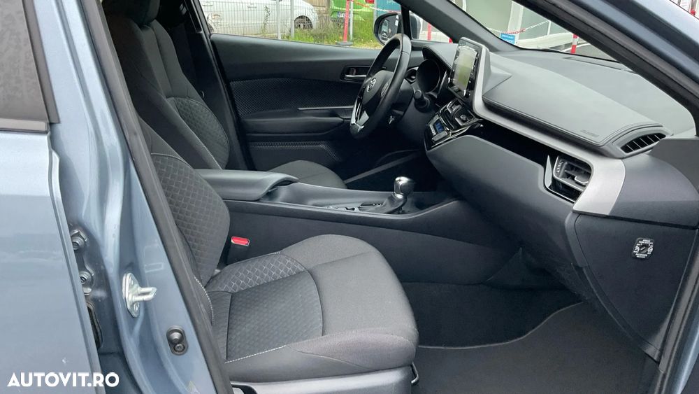 Toyota C-HR Hybrid Business-Edition - 27