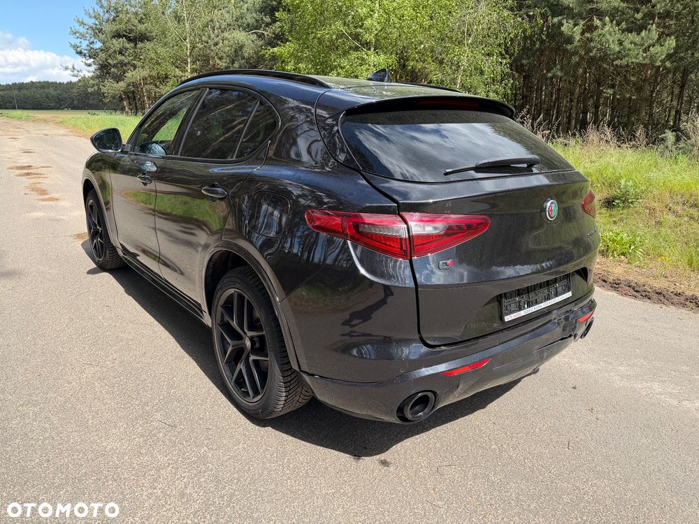Alfa Romeo Stelvio - 5