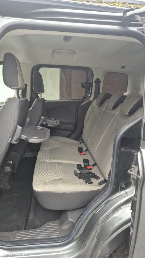 Ford Tourneo Courier 1.0 EcoBoost Ambiente - 11