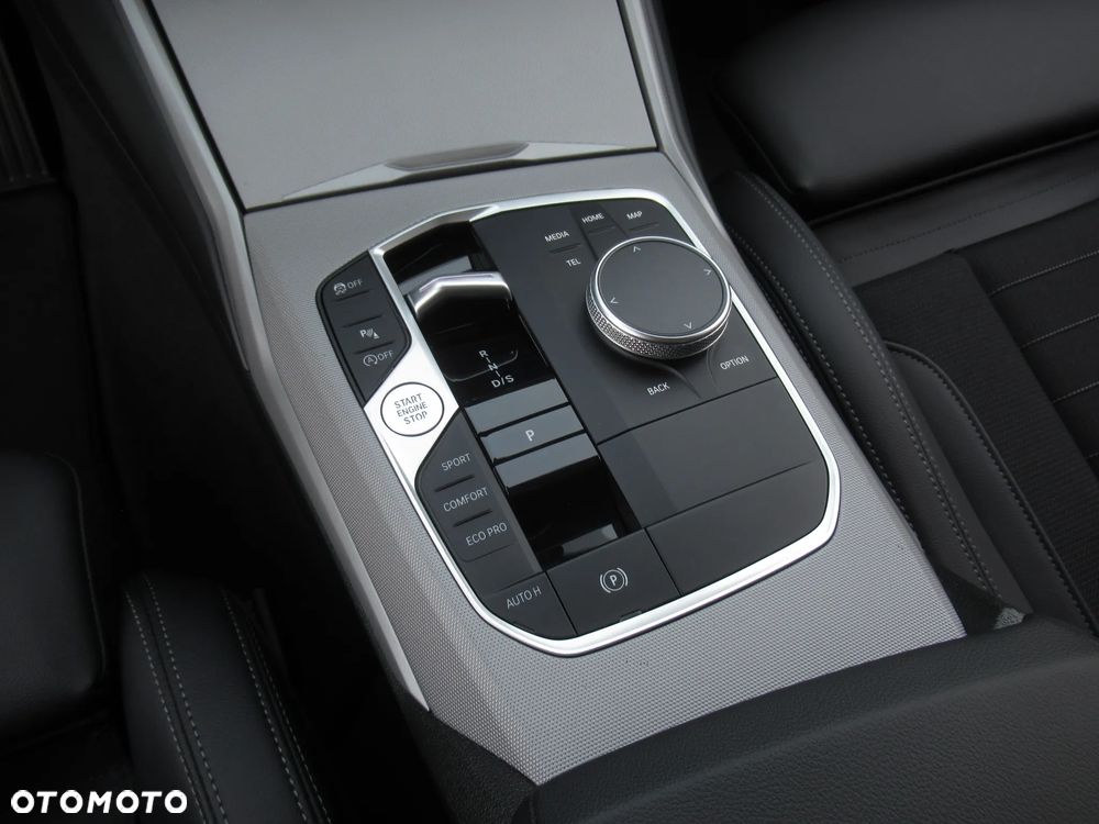 BMW Seria 3 318i - 15