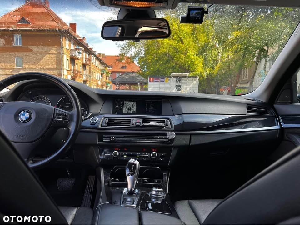 BMW Seria 5 525d Touring Sport-Aut - 4
