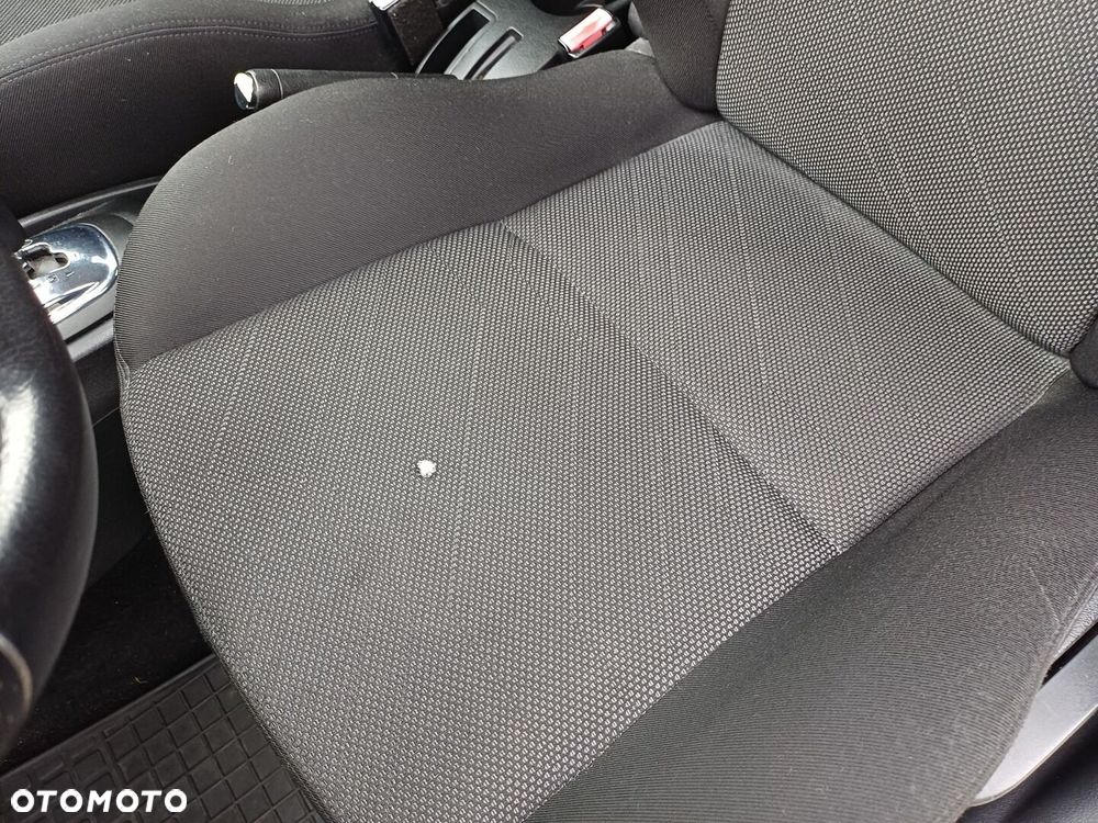 Peugeot 207 1.4 16V Trendy - 26