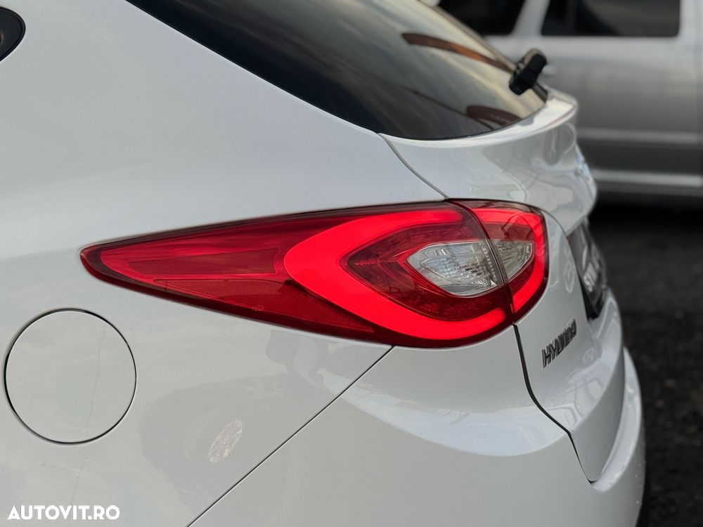 Hyundai ix35 1.7 CRDI 2WD blue Finale Gold - 23