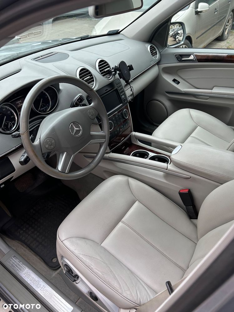 Mercedes-Benz GL - 6