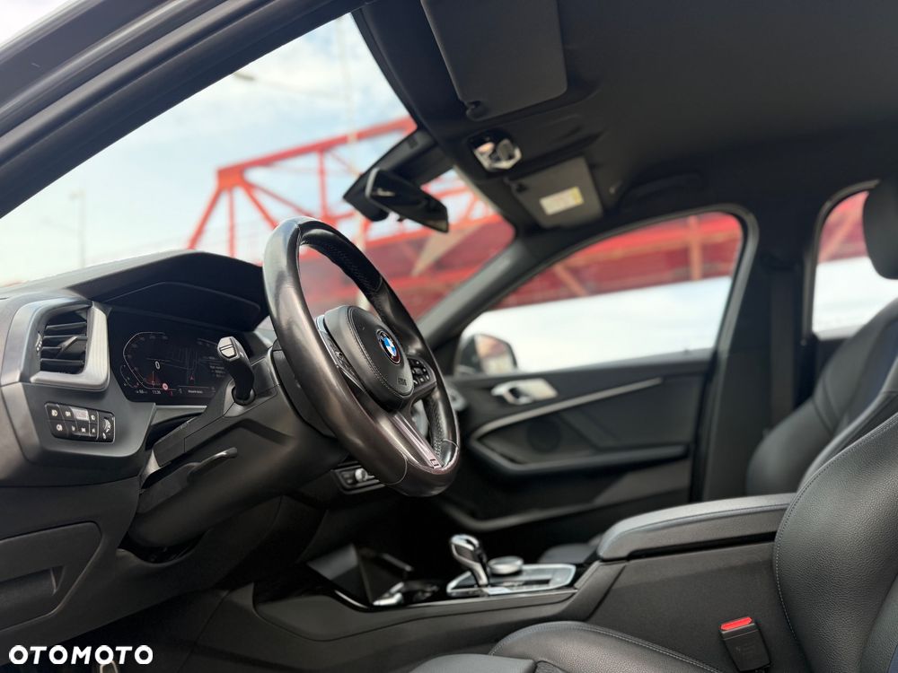BMW Seria 1 118i M Sport Shadow - 12