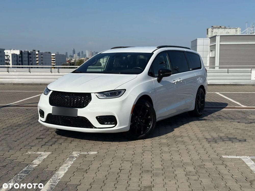 Chrysler Pacifica - 12