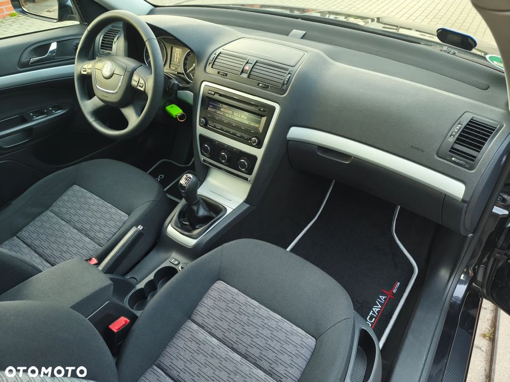 Skoda Octavia Combi 1.2 TSI FAMILY - 8