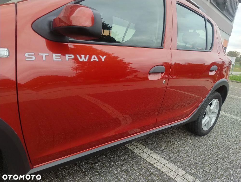 Dacia Sandero 0.9 TCe SL Celebration S&S - 35