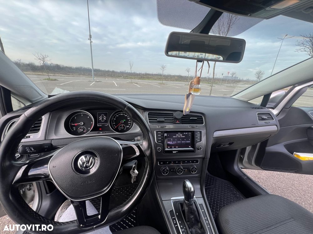 Volkswagen Golf - 16