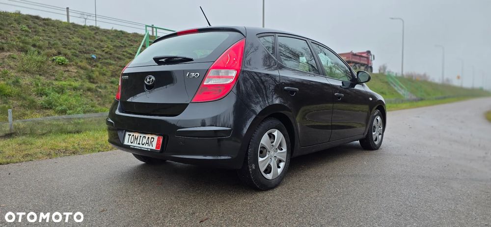 Hyundai i30 1.4 Base + - 8