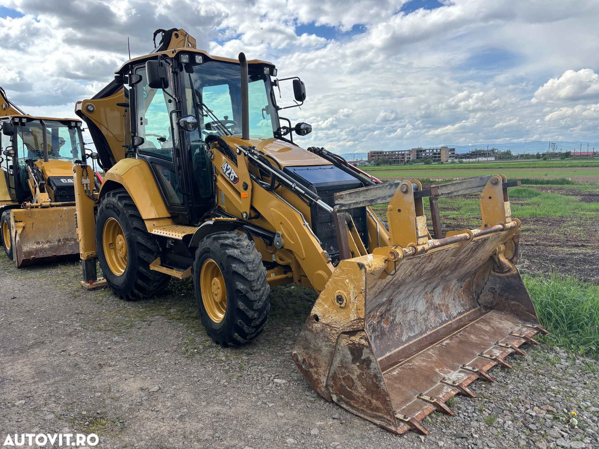 Cat 428, 2 bucati disponibile, an 2023, 1200 ore respectiv 1800 ore - 4