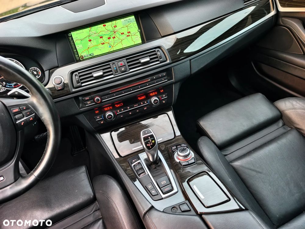 BMW Seria 5 530d xDrive Sport-Aut Modern Line - 17