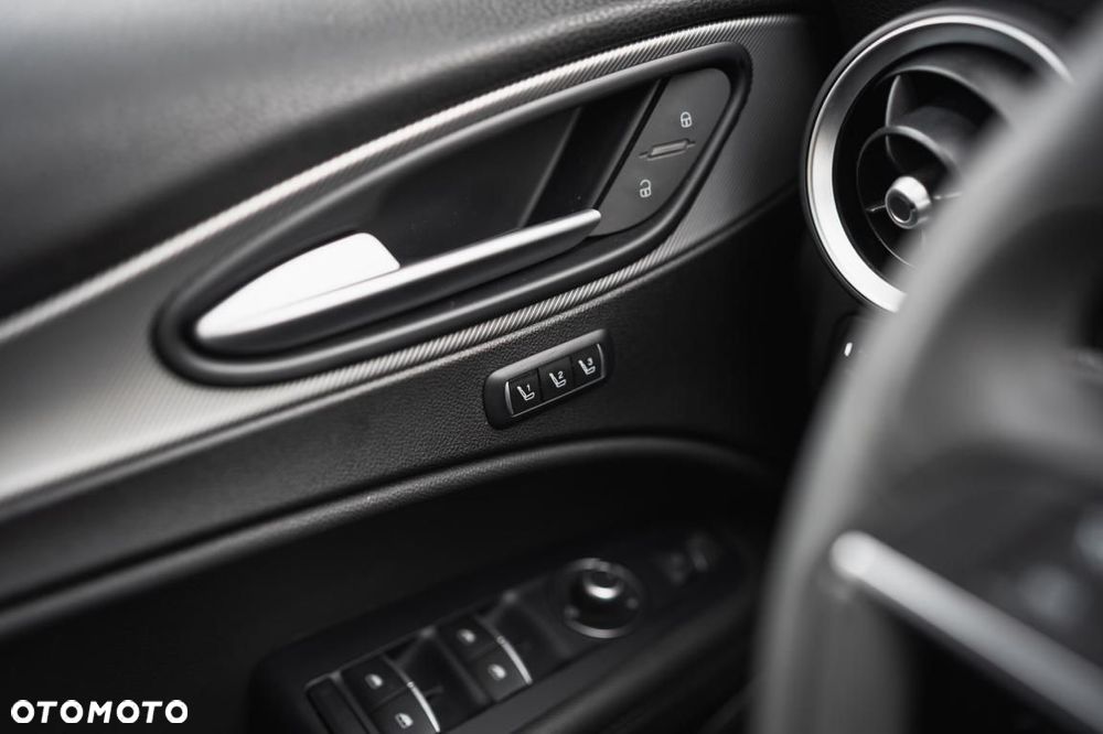 Alfa Romeo Stelvio - 27