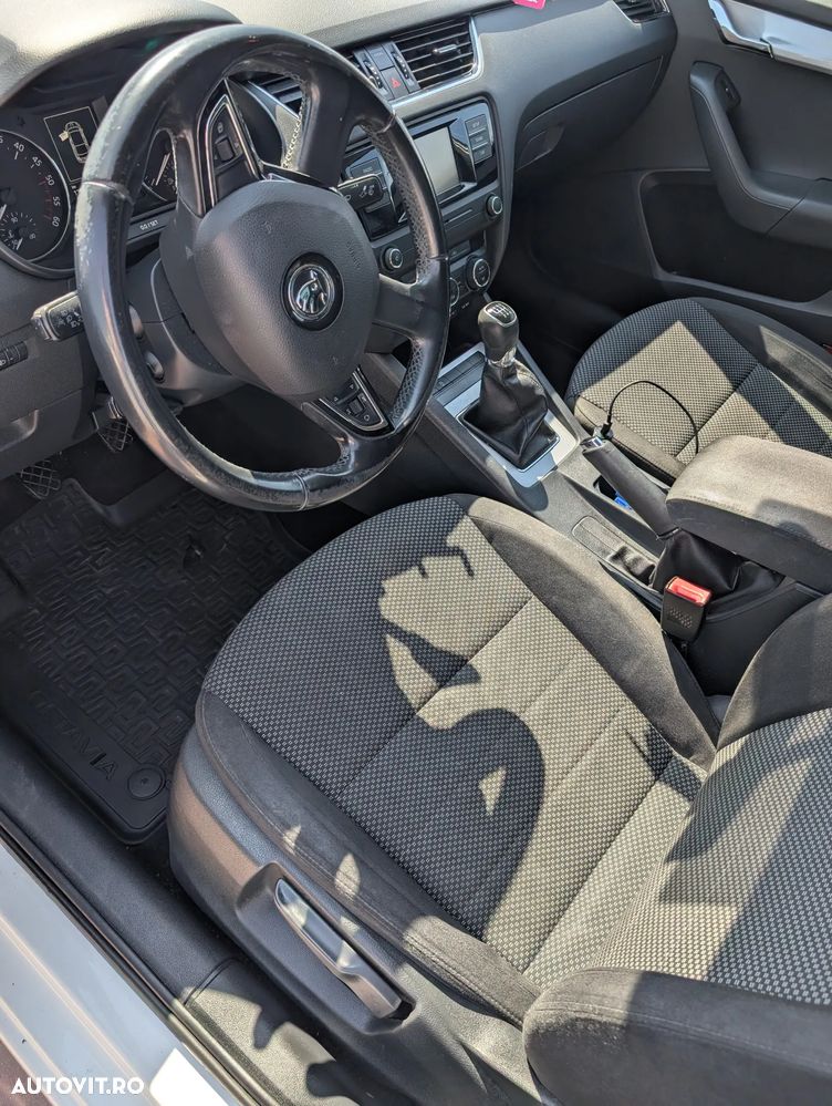 Skoda Octavia 2.0 TDI STYLE - 8