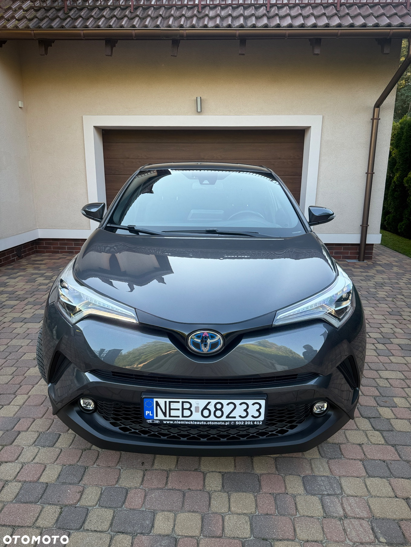 Toyota C-HR Hybrid Style Selection - 4