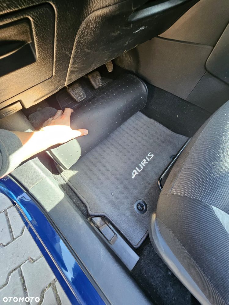 Toyota Auris - 8