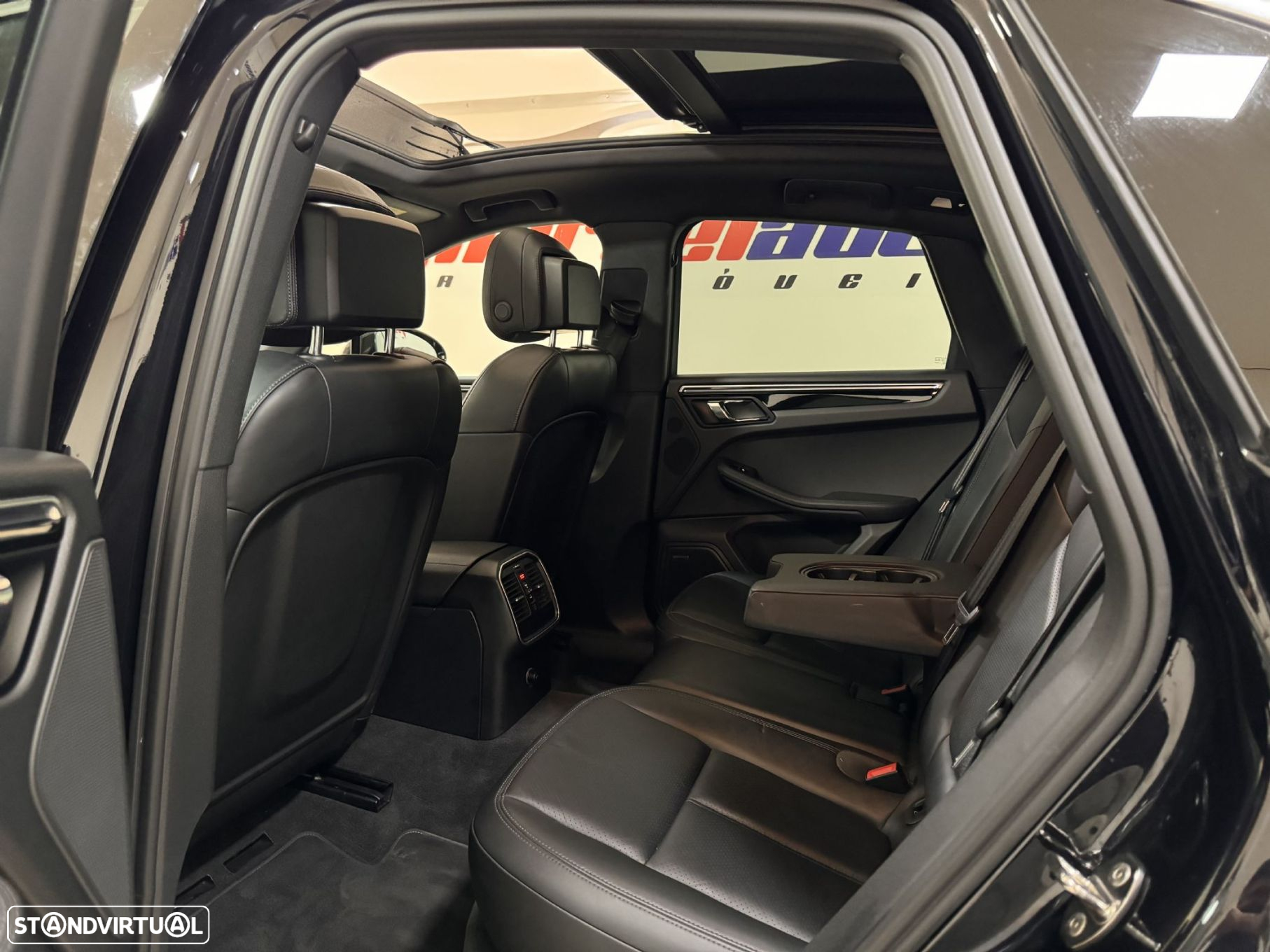 Porsche Macan S - 43