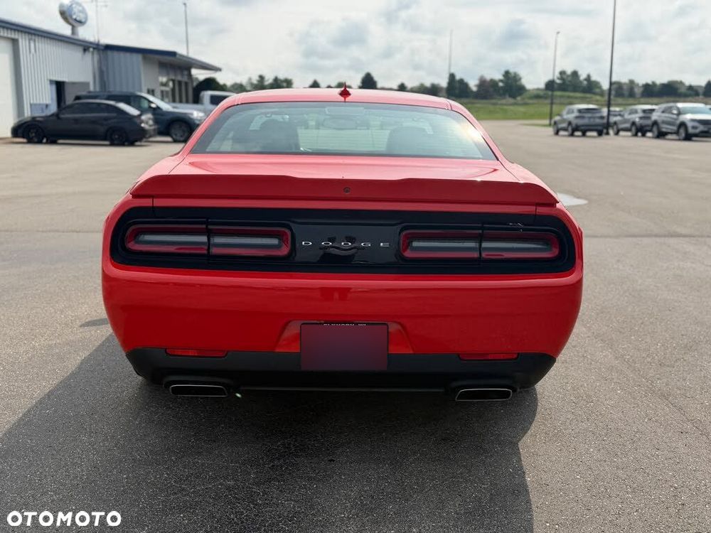 Dodge Challenger 5.7 R/T - 4