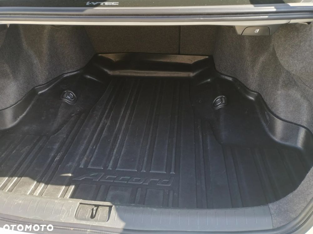 Honda Accord 2.4 Executive - 25