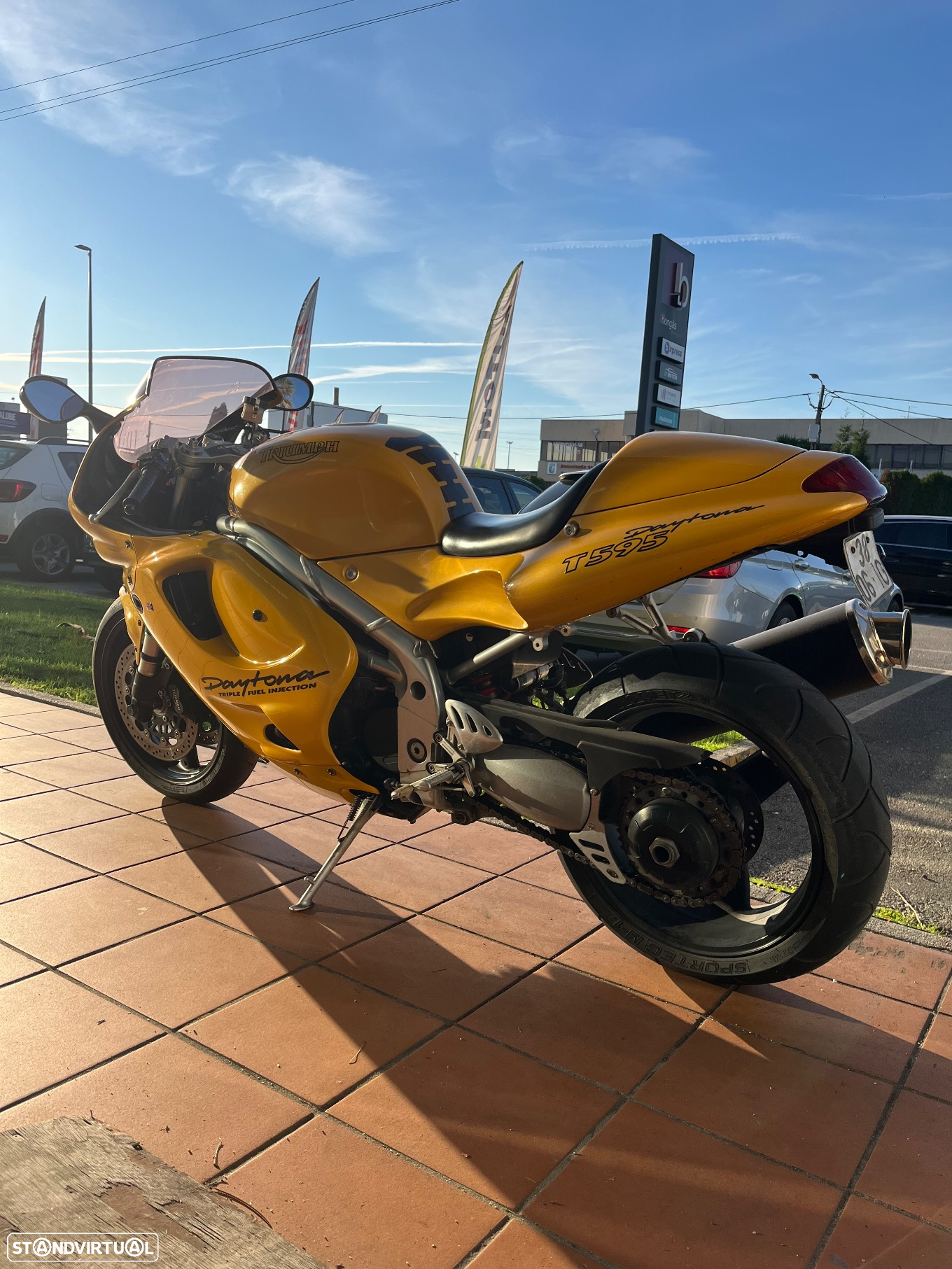 Triumph Daytona 959 I - 6