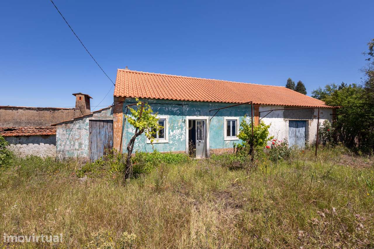 Casa de Aldeia para recuperar em Vale do Calvo, Tomar - Grande imagem: 3/38