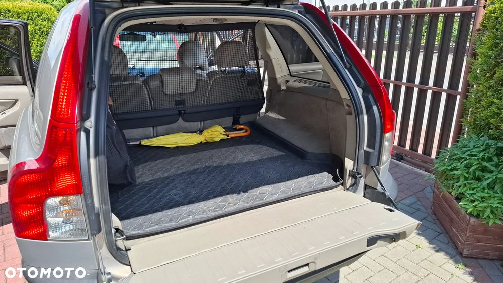Volvo XC 90 - 9