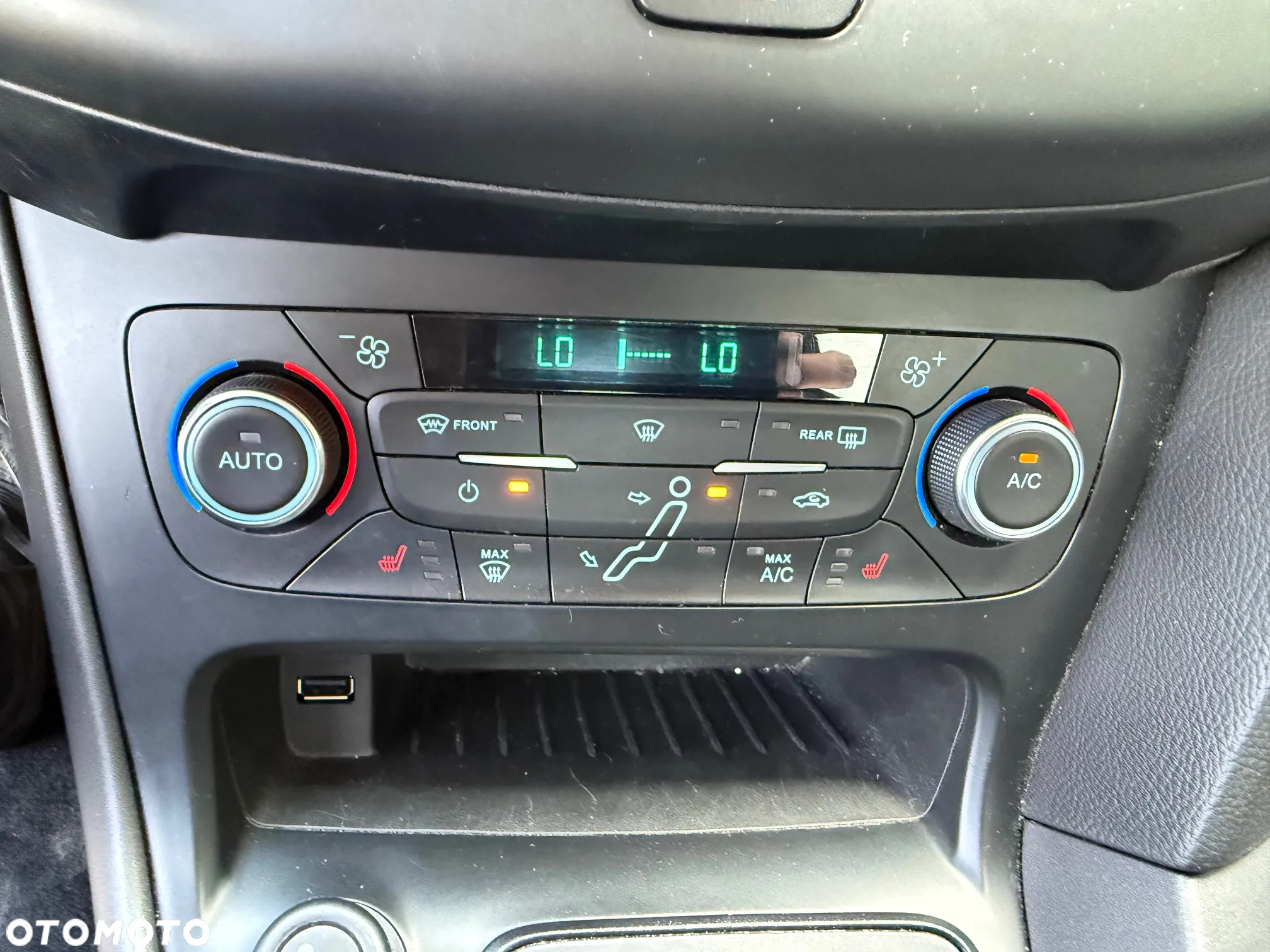 Ford Focus 1.5 EcoBlue Start-Stopp-System COOL&CONNECT - 16