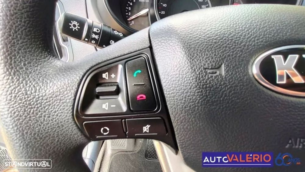 Kia Rio 1.2 CVVT EX — fotografia 15