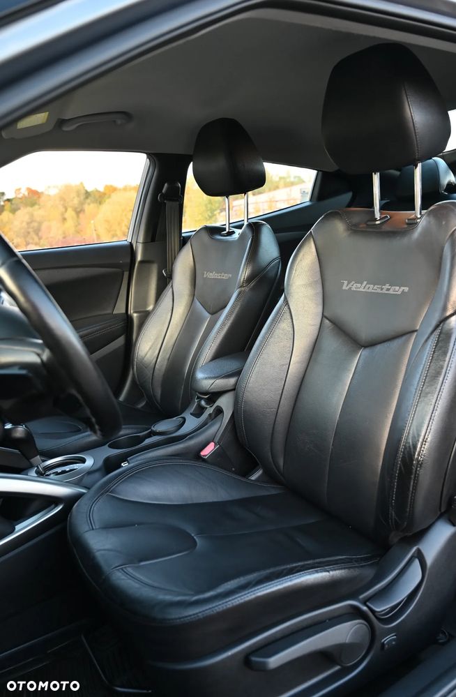 Hyundai Veloster - 24