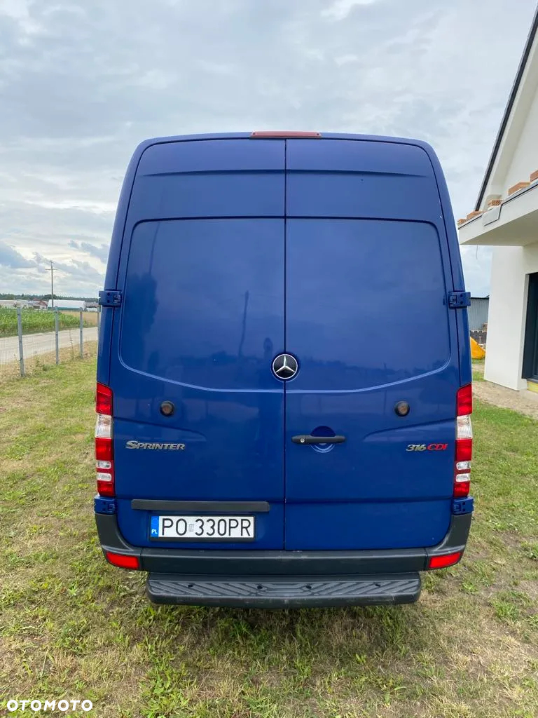 Mercedes-Benz Sprinter - 4