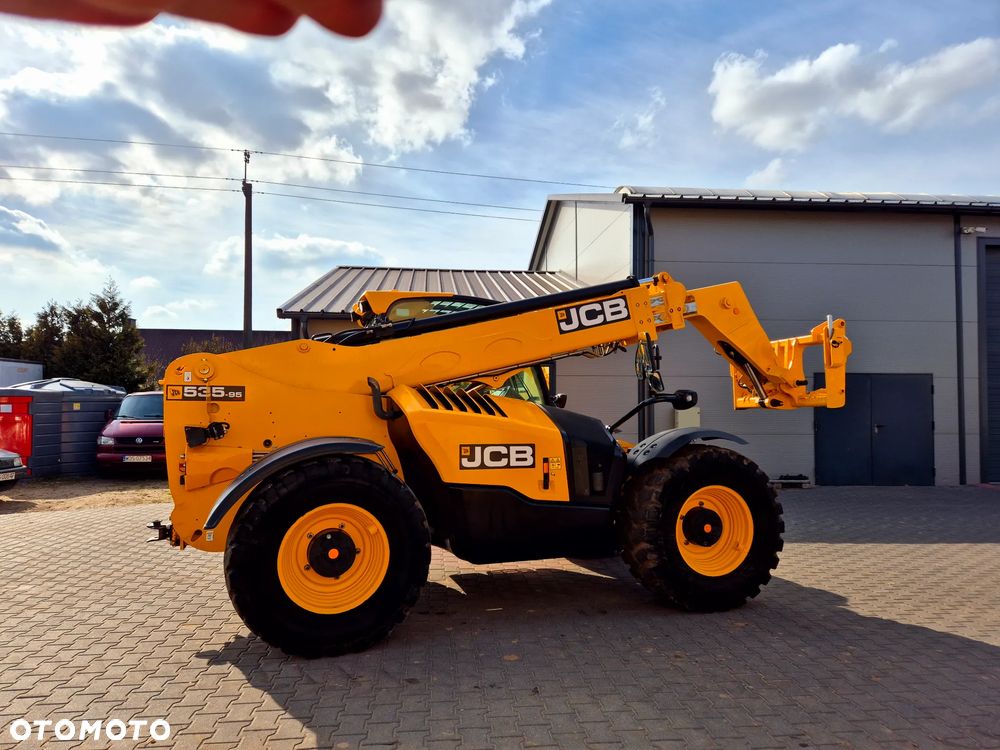 JCB 535 95 Agri Super 541 70 535 125 Agri Super 536 70 530 70 MANITOU CLAAS - 15