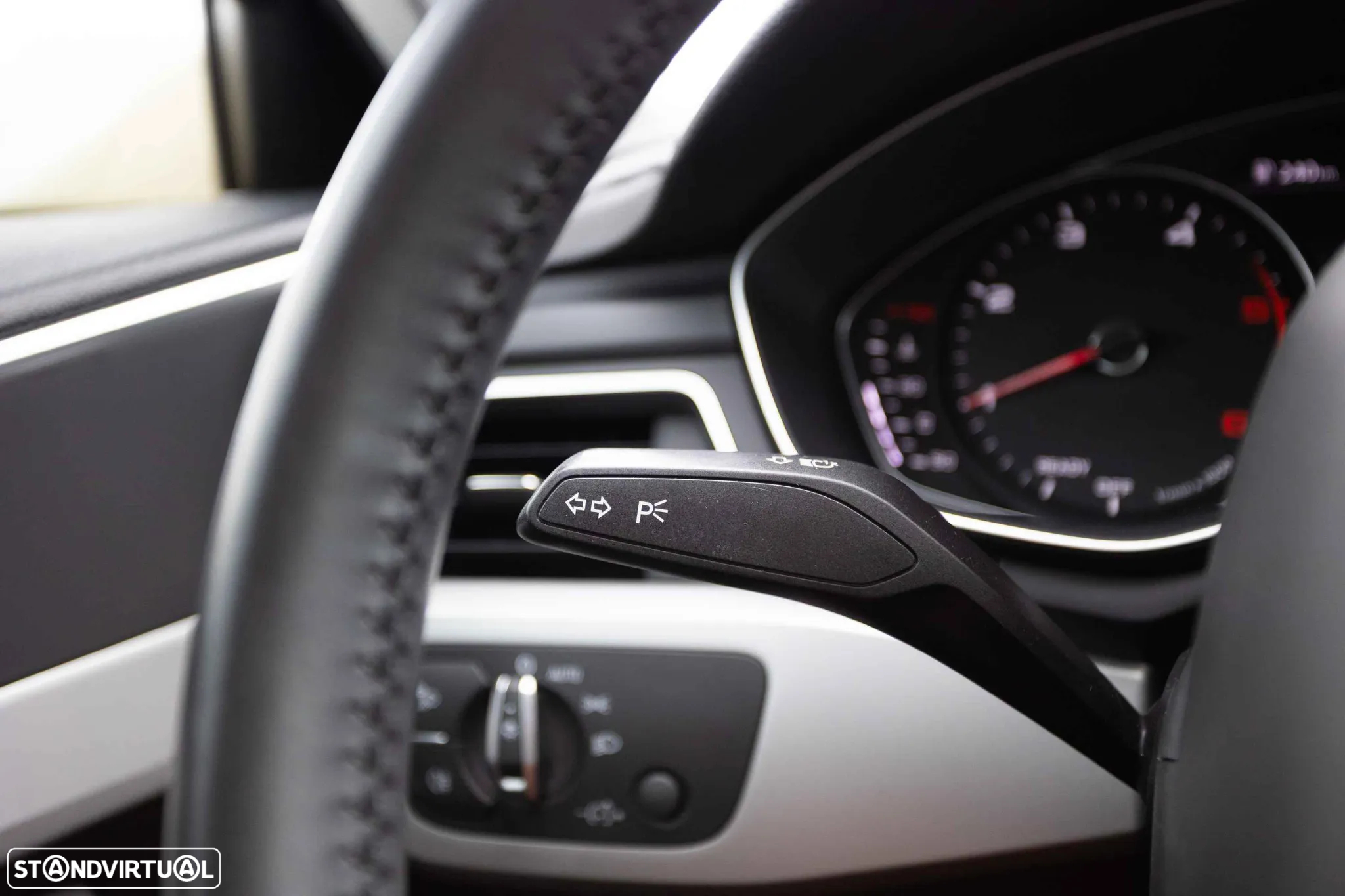 Audi A4 Avant 35 TDI S tronic - 46
