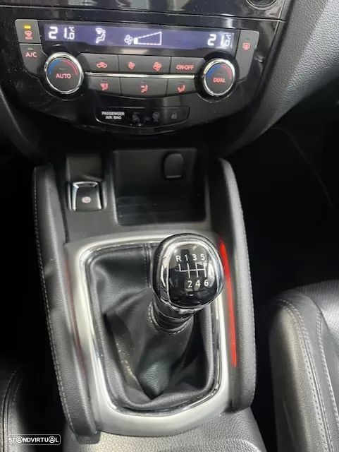Nissan Qashqai 1.5 dCi Tekna Premium 17 - 24