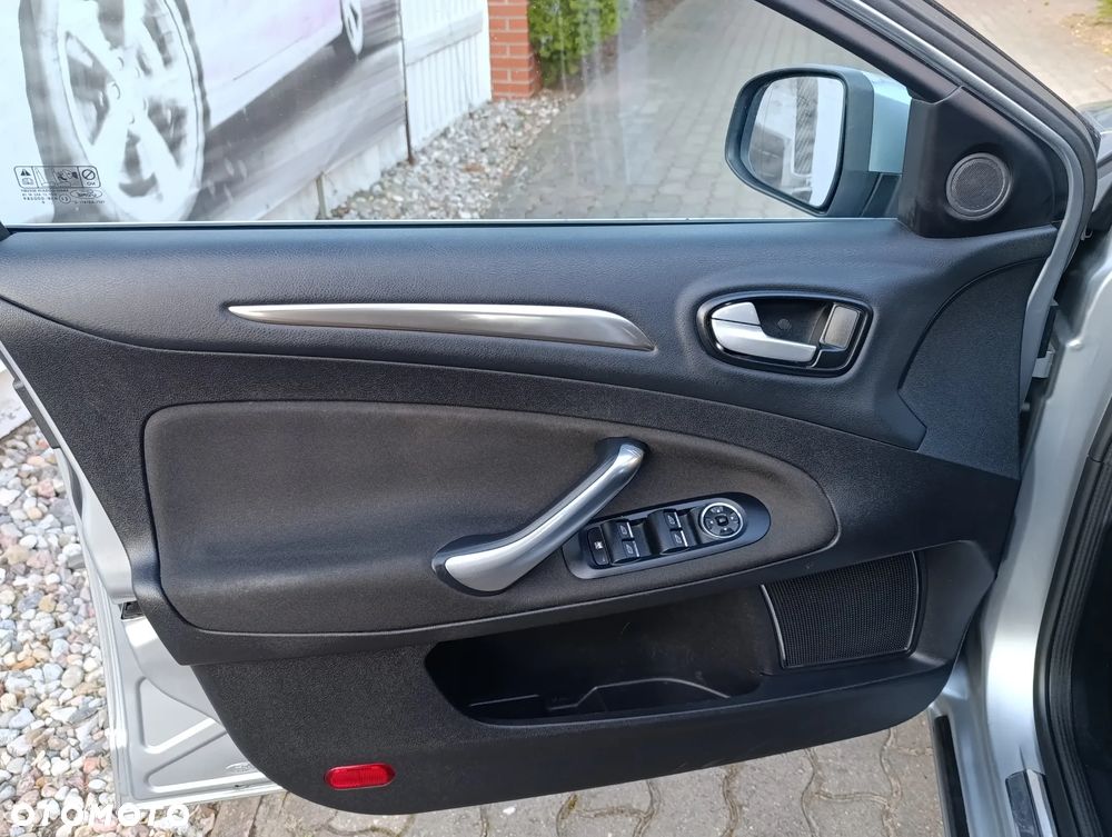 Ford Mondeo 2.0 Platinium X - 22