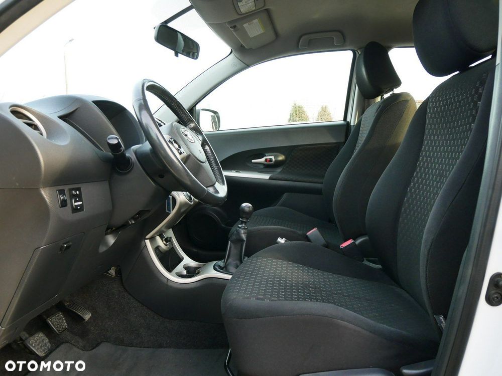 Toyota Urban Cruiser 1.4 D-4D 4x2 Life - 6