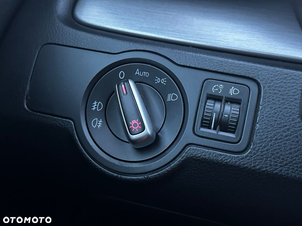 Volkswagen Passat - 20