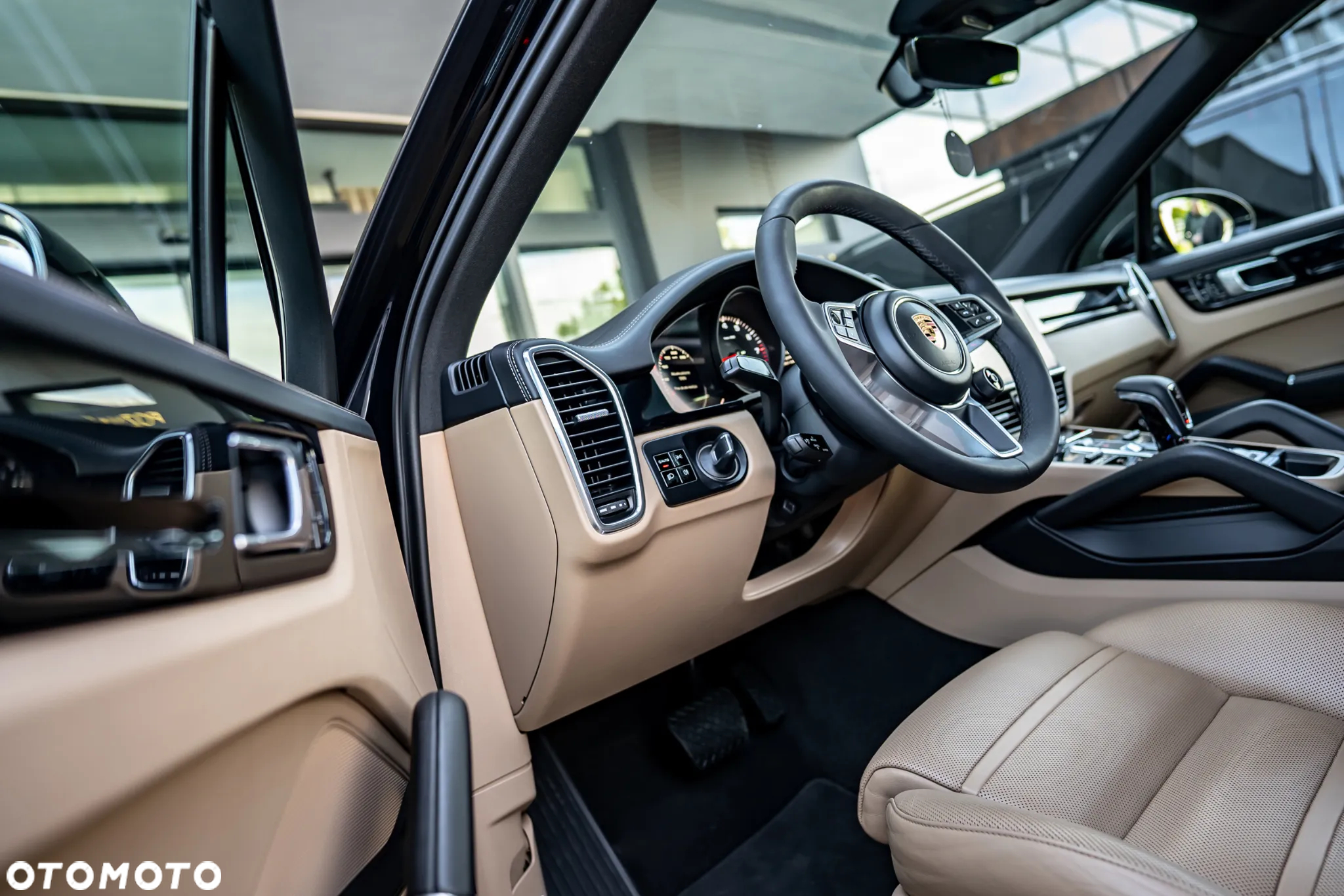 Porsche Cayenne - 22