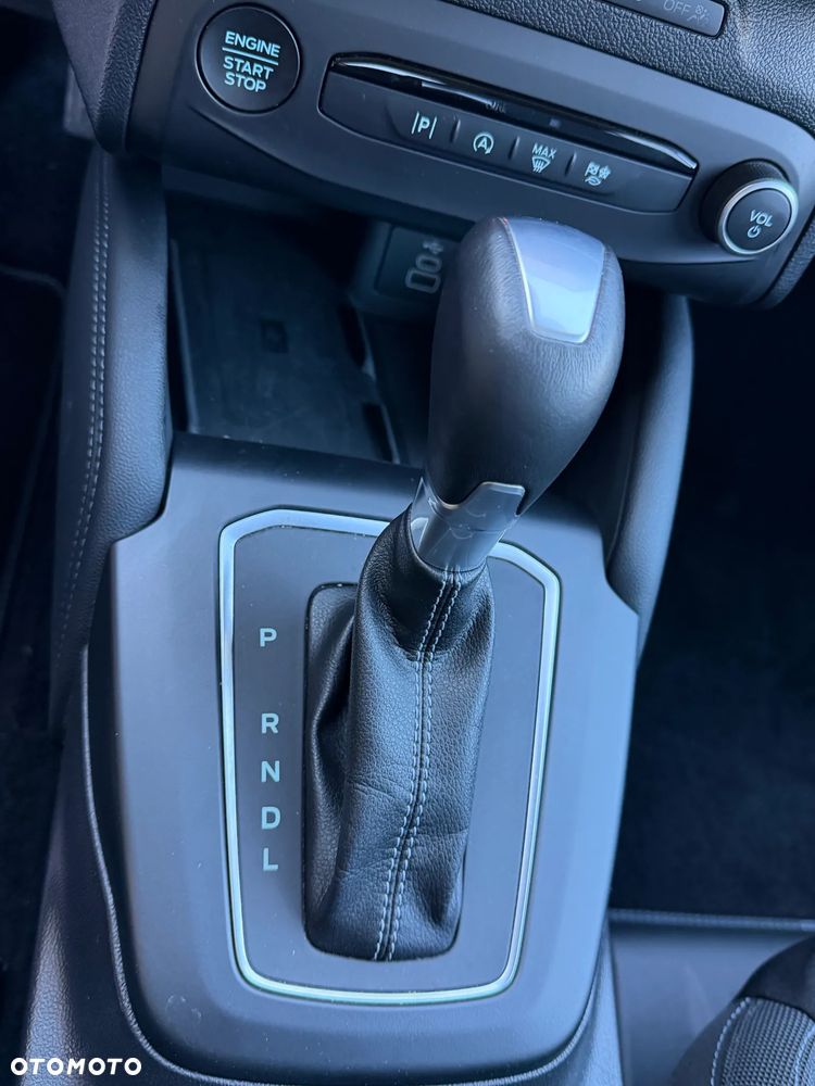 Ford Focus 1.0 EcoBoost Hybrid ACTIVE - 32