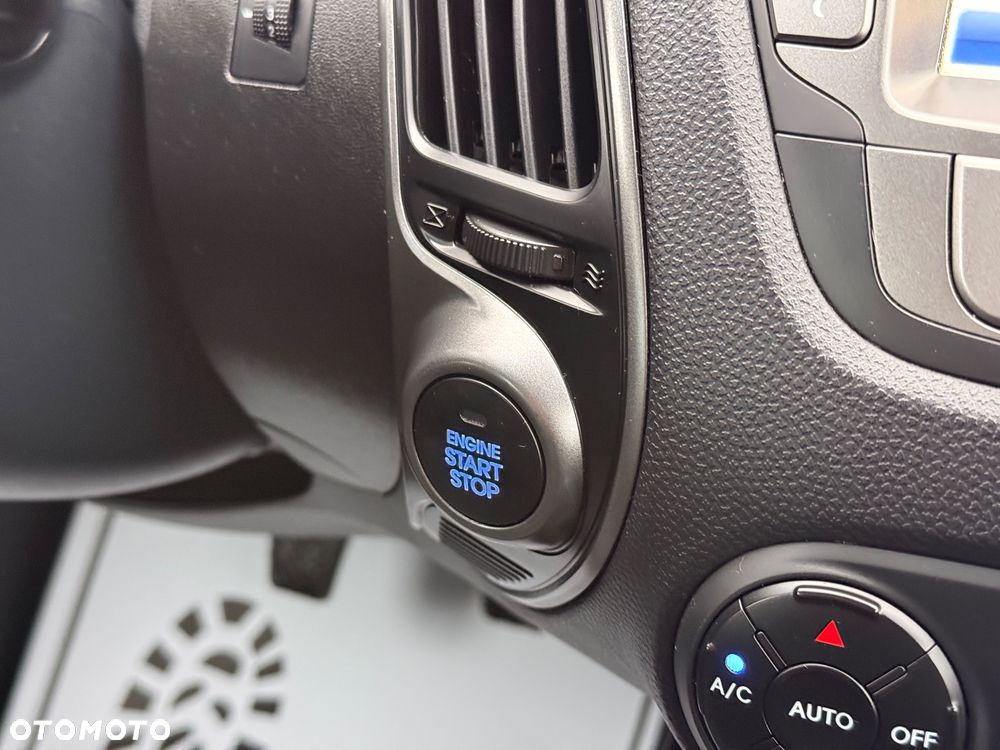 Hyundai ix35 1.6 2WD Fifa World Cup Edition - 21